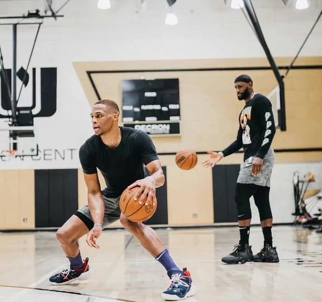 对手在极少 对手在极少